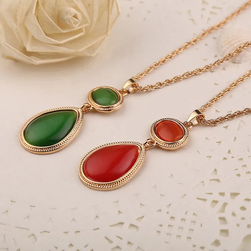 Verdeluxe East Necklace