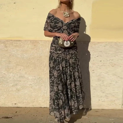 Laluna® | Elegant Dress With V-Neckline