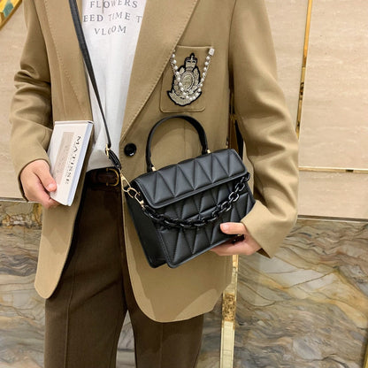 Esmeralda - Women's Shoulder Bag