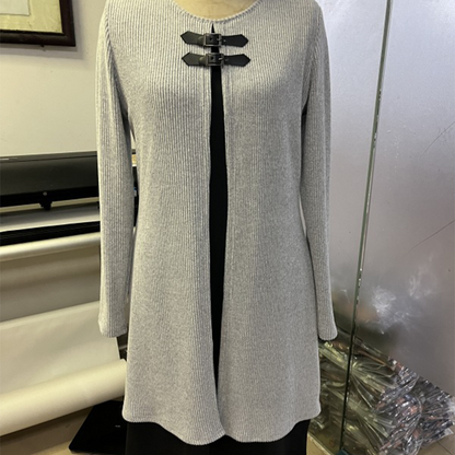 💃🌸 Women’s A-line knee-length dress with a subtle two-piece look